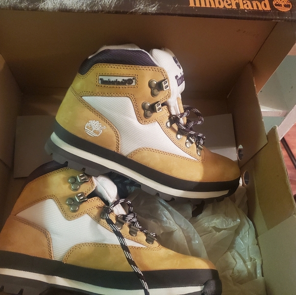Timberland Shoes - NWOT Timberland boots